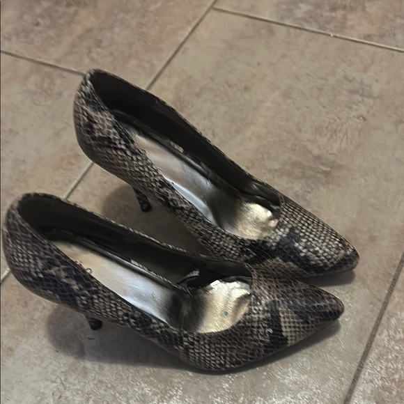 Mossimo Snake Print Black Heels - Picture 11 of 11